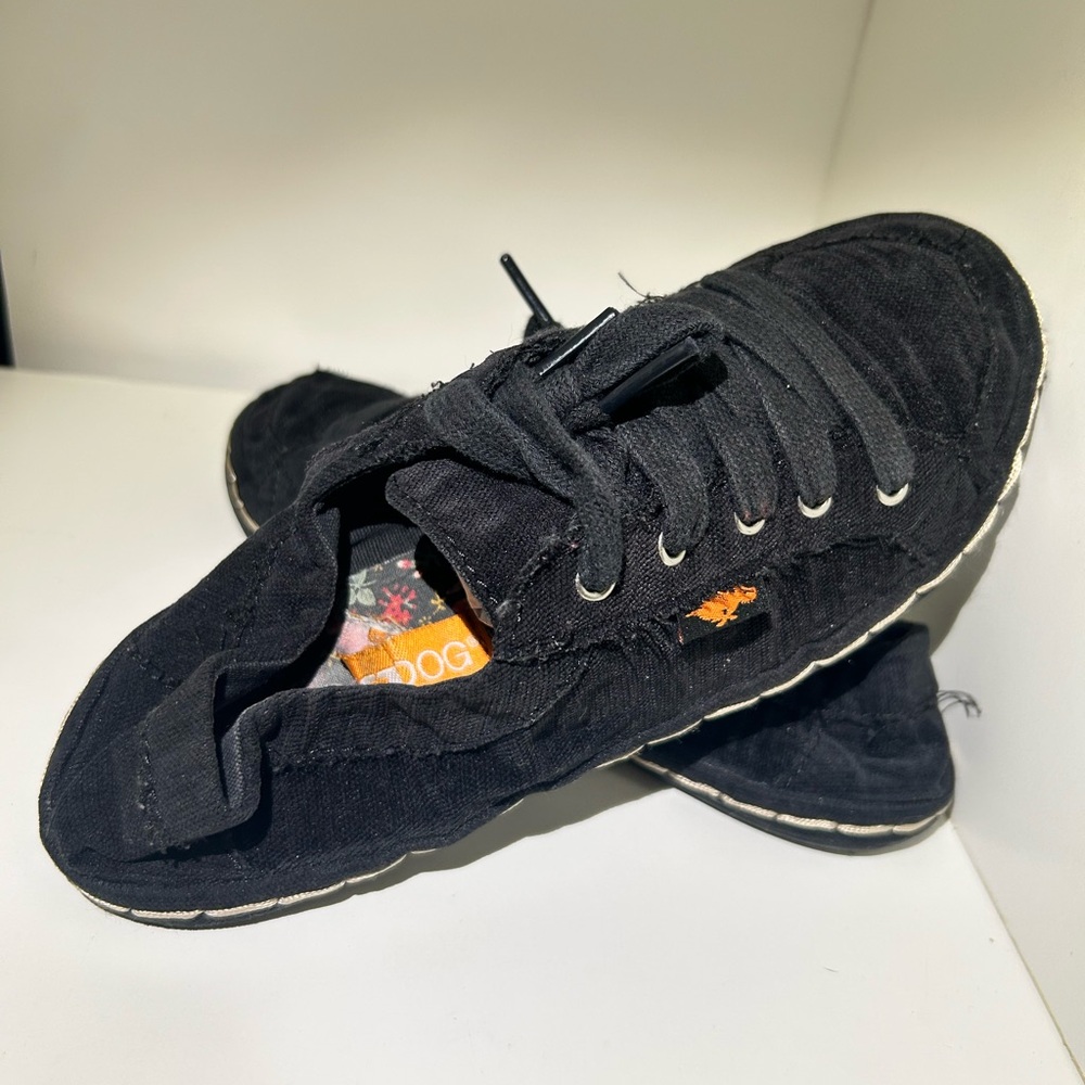 Rocket Dog Black Canvas Sneakers
